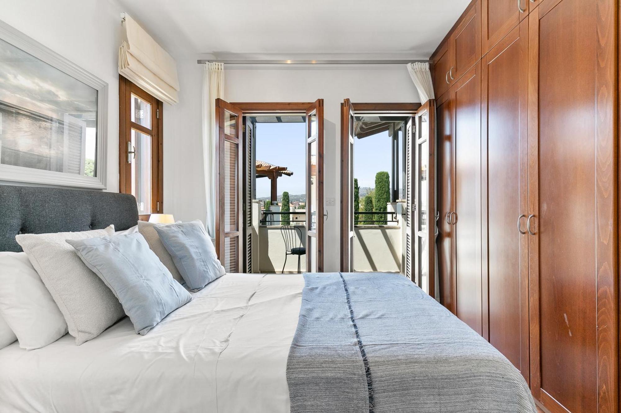 2 Bedroom Apartment Chloe With Communal Pool, Aphrodite Hills Resort 코우클리아 외부 사진