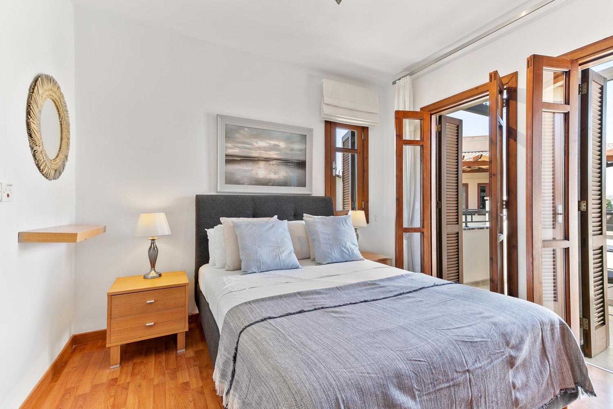 2 Bedroom Apartment Chloe With Communal Pool, Aphrodite Hills Resort 코우클리아 외부 사진