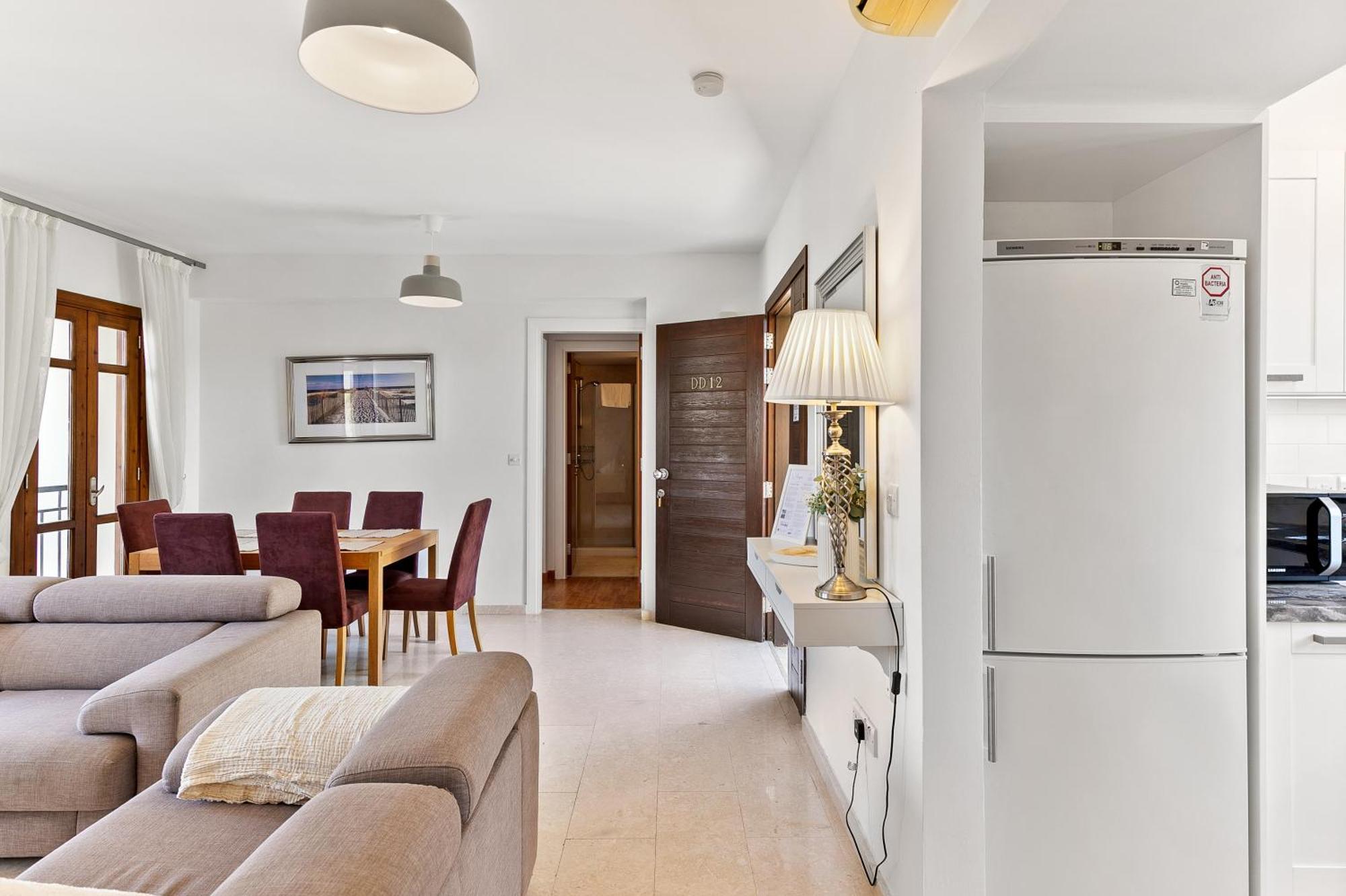 2 Bedroom Apartment Chloe With Communal Pool, Aphrodite Hills Resort 코우클리아 외부 사진